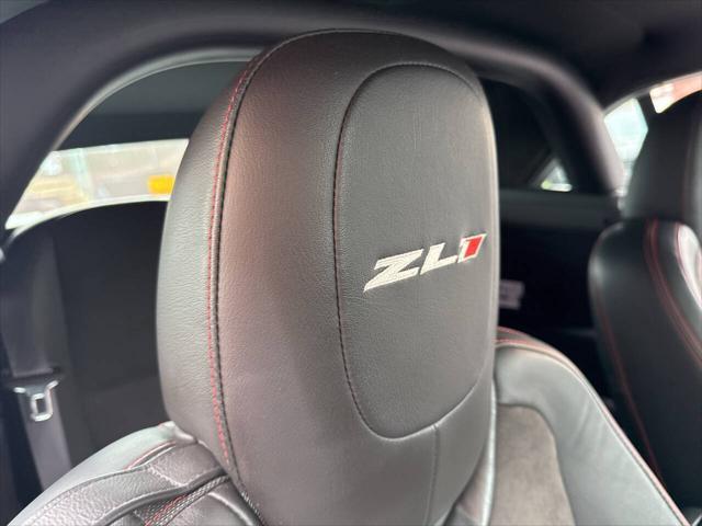 Photo of 2014 White Chevrolet Camaro