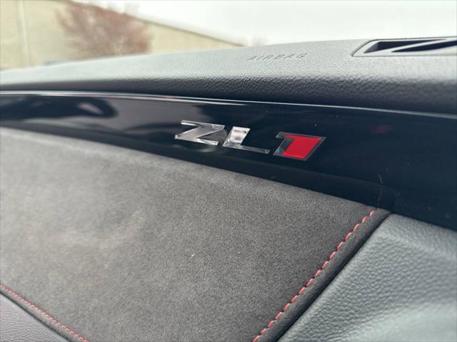 Photo of 2014 White Chevrolet Camaro