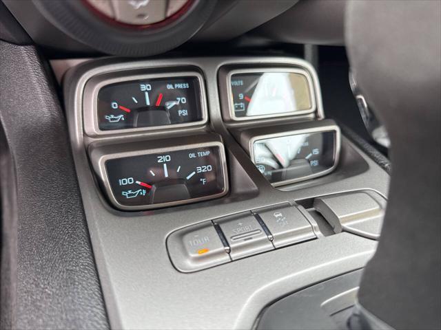 Photo of 2014 White Chevrolet Camaro