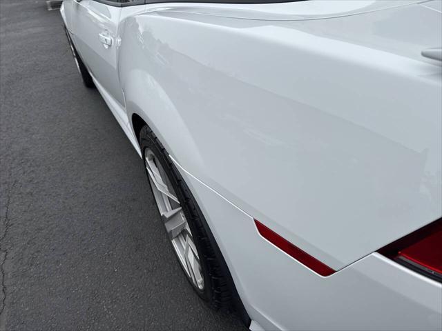 Photo of 2014 White Chevrolet Camaro