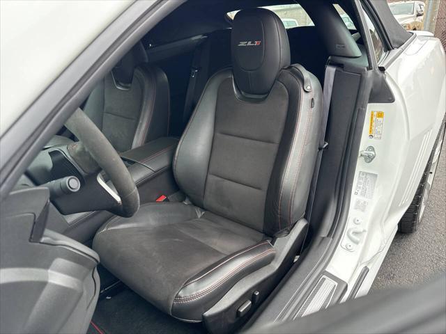 Photo of 2014 White Chevrolet Camaro