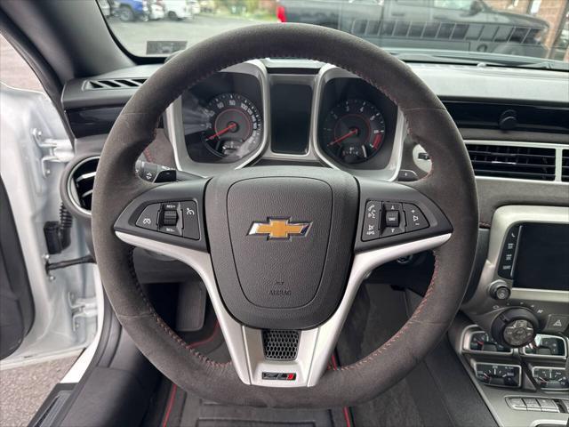 Photo of 2014 White Chevrolet Camaro