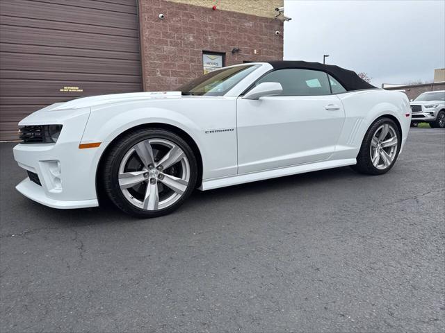 Photo of 2014 White Chevrolet Camaro
