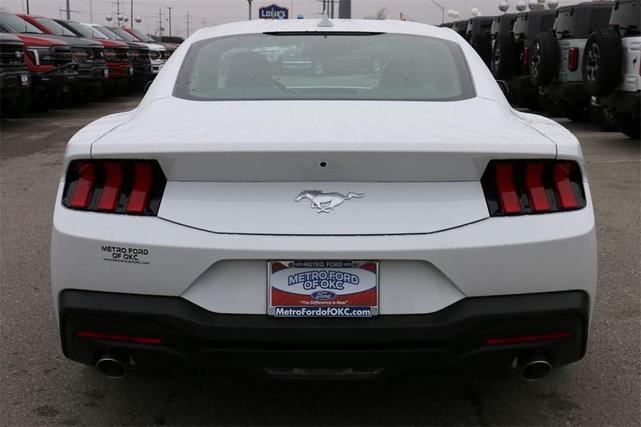 Photo of 2025 Oxford White Ford Mustang