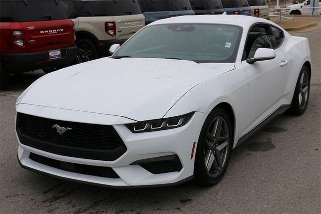 Photo of 2025 Oxford White Ford Mustang