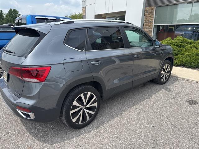Photo of 2022 Gray Volkswagen Taos