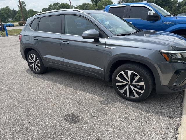 Photo of 2022 Gray Volkswagen Taos