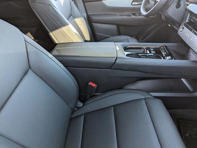 Photo of 2025 Everest White P Nissan Murano