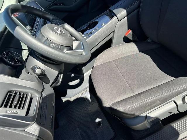 Photo of 2025 Glacier White Nissan Rogue