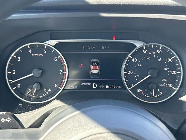 Photo of 2025 Glacier White Nissan Rogue