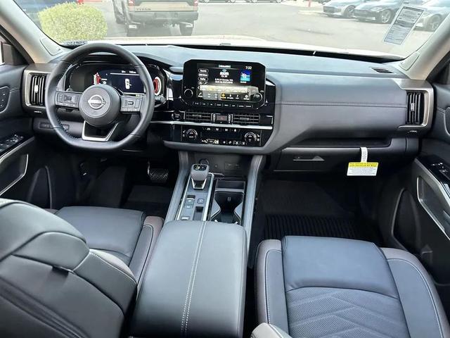 Photo of 2025 Gun Metallic Nissan Pathfinder