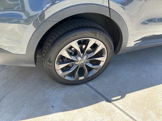 Photo of 2022 Gravity Grey Kia Sorento