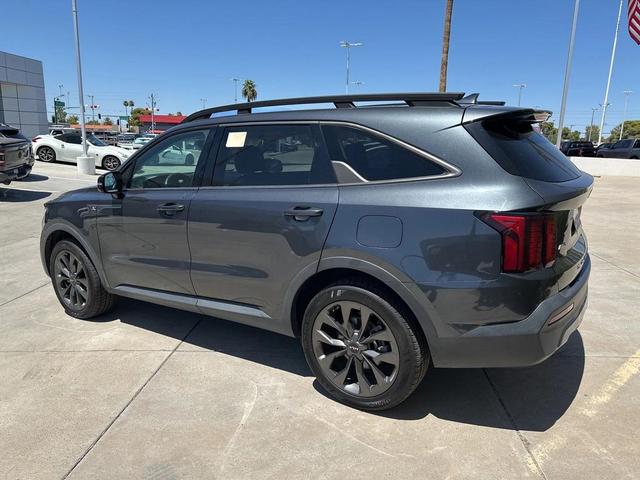 Photo of 2022 Gravity Grey Kia Sorento