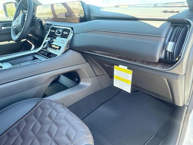 Photo of 2025 Everst White P Nissan Armada