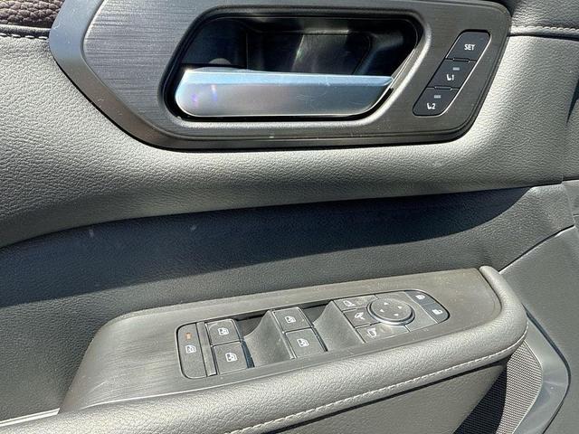 Photo of 2025 Everst White P Nissan Armada