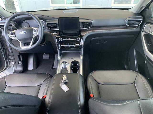Photo of 2024 Silver Ford Explorer