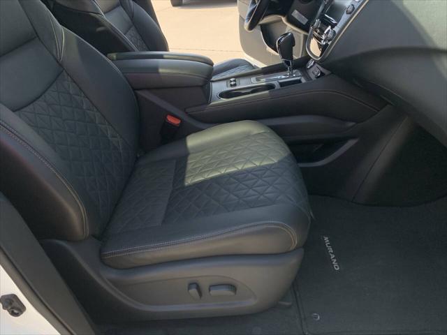 Photo of 2023 White pearl Nissan Murano