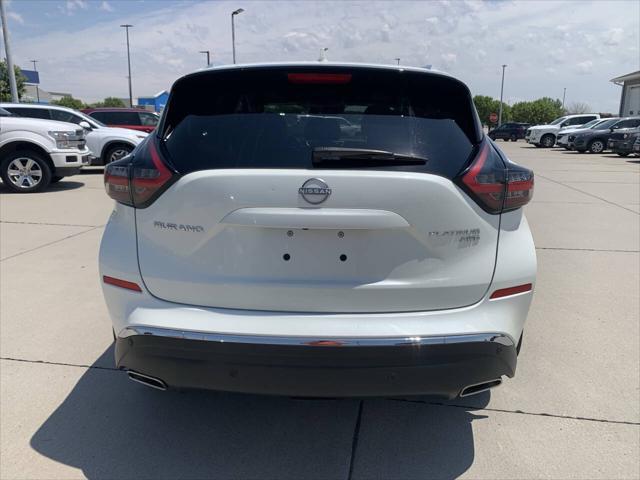 Photo of 2023 White pearl Nissan Murano