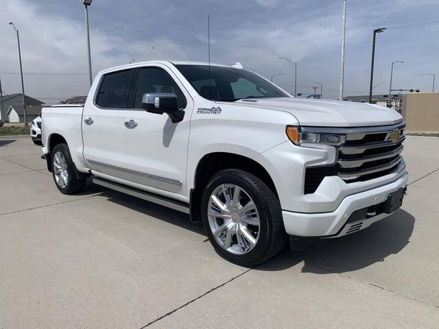 Photo of 2024 White Chevrolet Silverado 1500