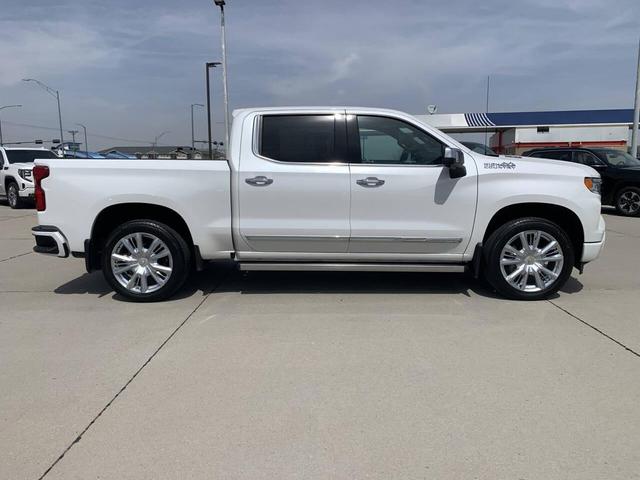 Photo of 2024 White Chevrolet Silverado 1500