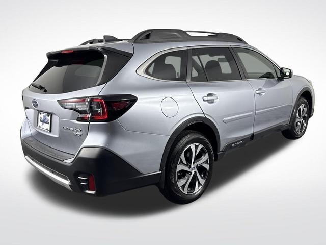 Photo of 2022 Ice Silver Metallic Subaru Outback