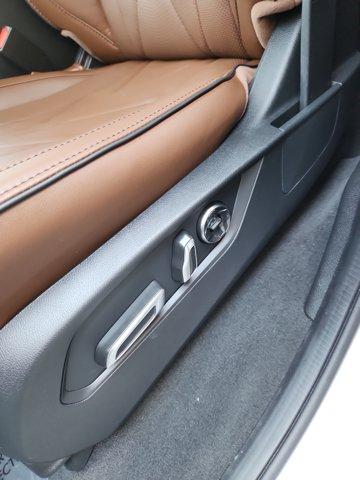 Photo of 2025 Platinum White Pearl Acura MDX