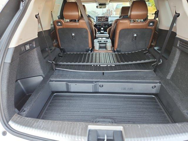 Photo of 2025 Platinum White Pearl Acura MDX