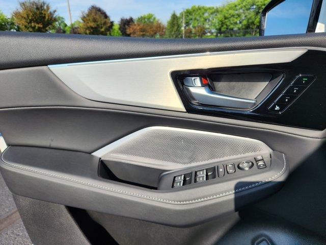 Photo of 2026 Platinum White Pearl Acura MDX
