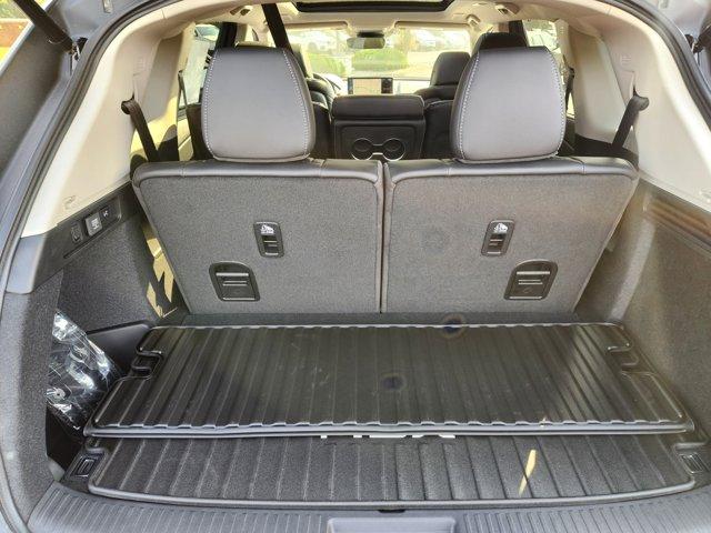 Photo of 2026 Platinum White Pearl Acura MDX