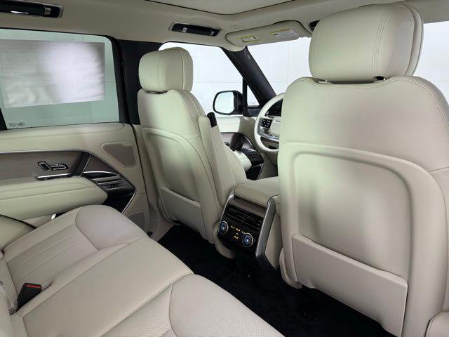 Photo of 2025 White Land Rover Range Rover