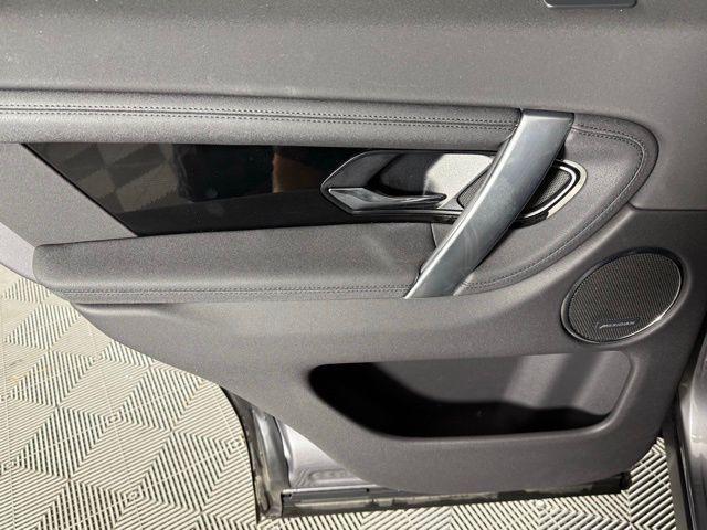 Photo of 2025 Eiger Grey Metallic Land Rover Discovery Sport