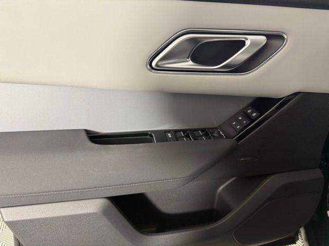 Photo of 2025 Santorini Black Metallic Land Rover Range Rover Velar