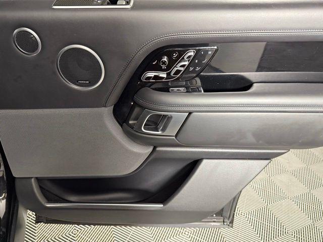 Photo of 2020 Santorini Black Metallic Land Rover Range Rover