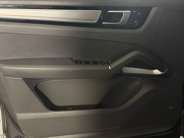 Photo of 2022 Quartzite Grey Metallic Porsche Cayenne