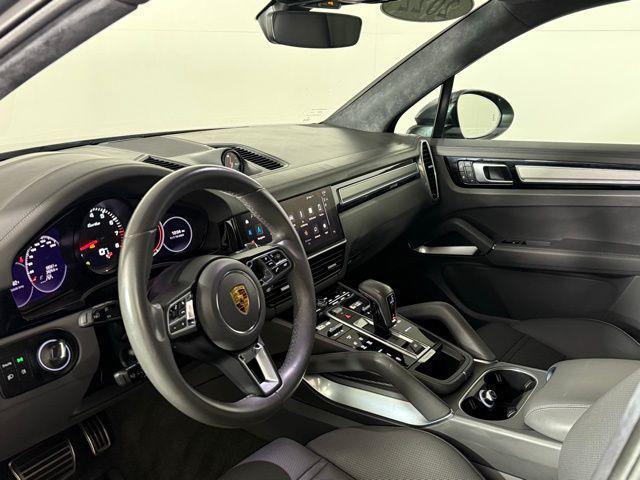 Photo of 2022 Quartzite Grey Metallic Porsche Cayenne