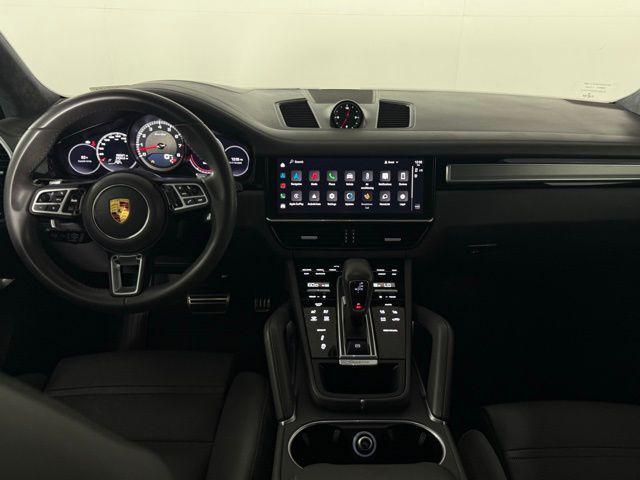 Photo of 2022 Quartzite Grey Metallic Porsche Cayenne