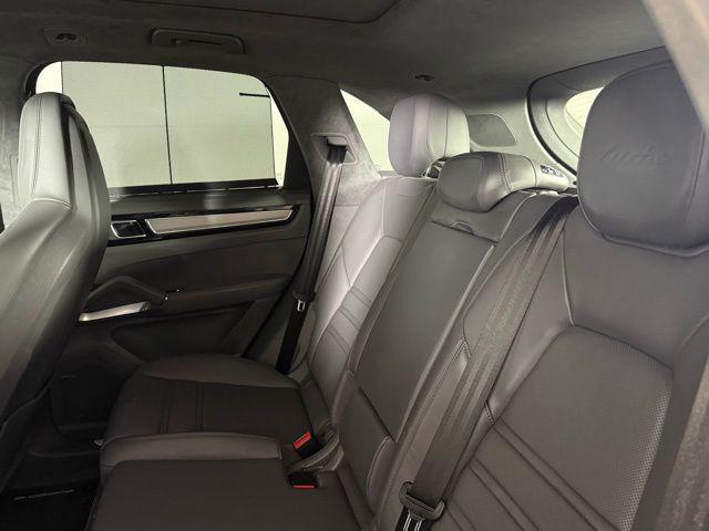 Photo of 2022 Quartzite Grey Metallic Porsche Cayenne