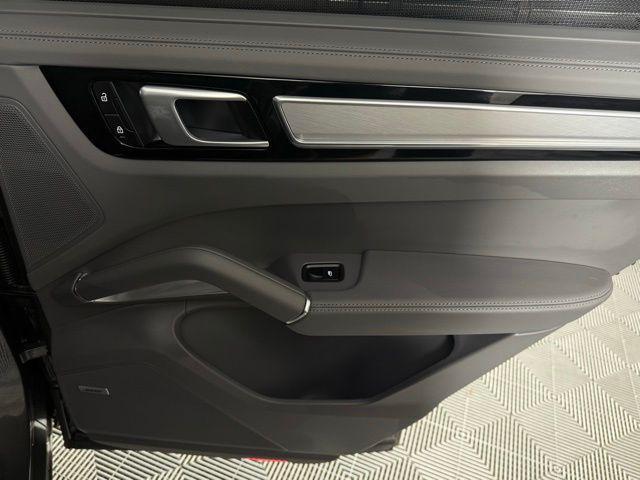 Photo of 2022 Quartzite Grey Metallic Porsche Cayenne