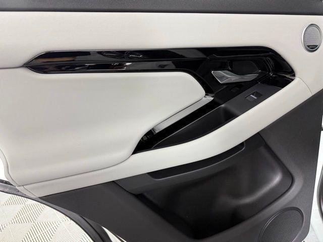 Photo of 2026 White Land Rover Range Rover Evoque