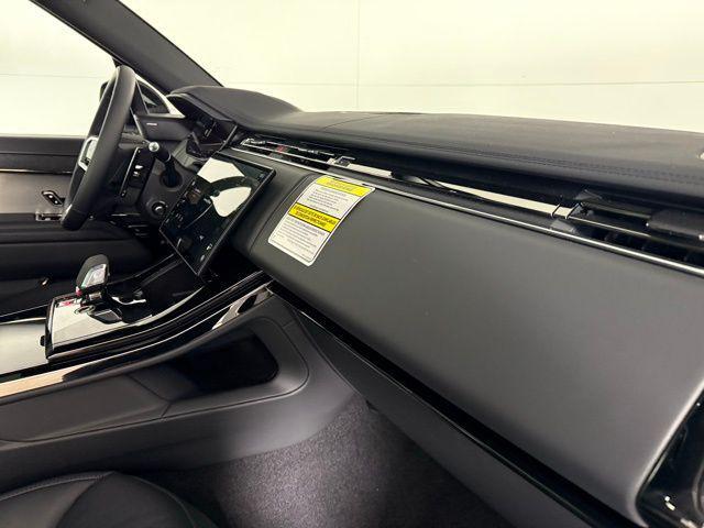 Photo of 2025 Fuji White Land Rover Range Rover Sport