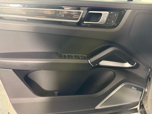 Photo of 2022 Quartzite Grey Metallic Porsche Cayenne