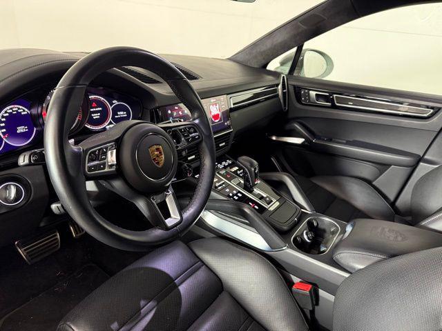 Photo of 2022 Quartzite Grey Metallic Porsche Cayenne