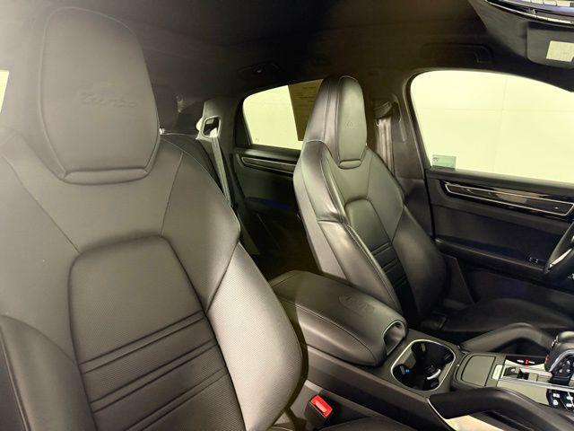 Photo of 2022 Quartzite Grey Metallic Porsche Cayenne
