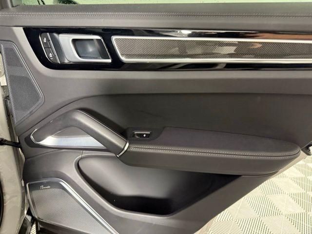 Photo of 2022 Quartzite Grey Metallic Porsche Cayenne