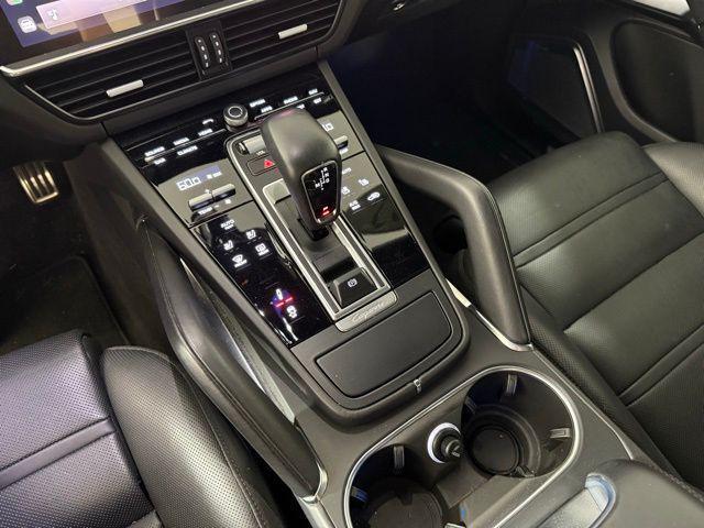 Photo of 2022 Quartzite Grey Metallic Porsche Cayenne