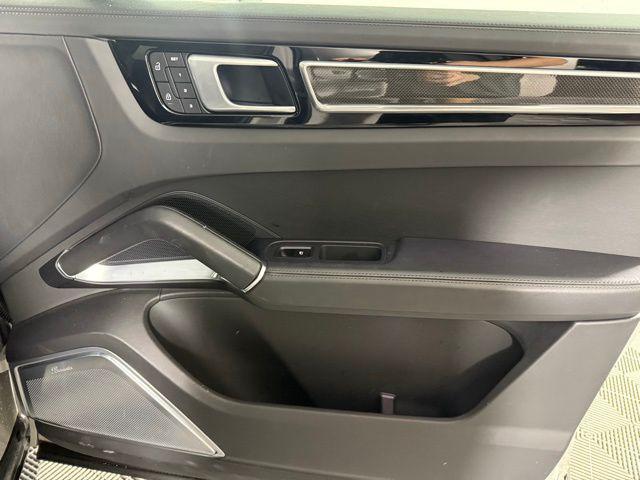 Photo of 2022 Quartzite Grey Metallic Porsche Cayenne