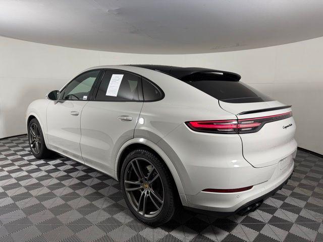 Photo of 2022 Quartzite Grey Metallic Porsche Cayenne
