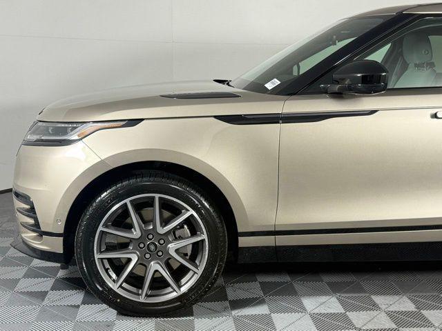 Photo of 2026 Batumi Gold Premium Metallic Land Rover Range Rover Velar