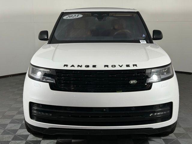 Photo of 2023 White Land Rover Range Rover