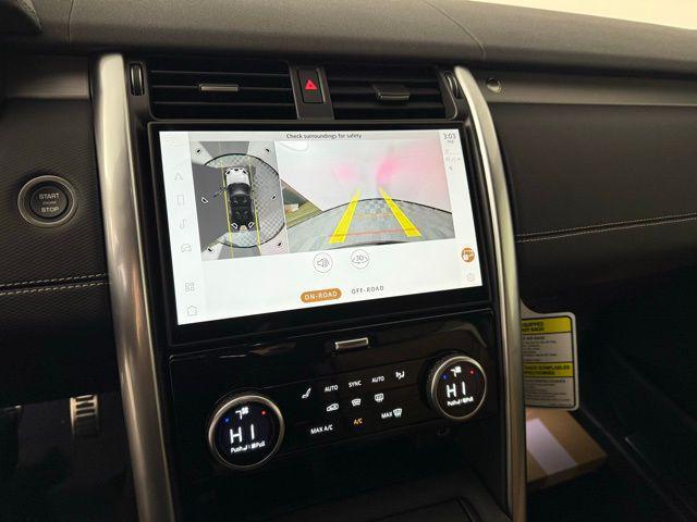 Photo of 2025 Black Land Rover Discovery